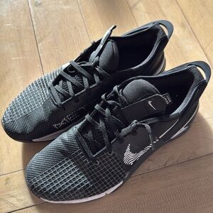 Nike metcon men’s shoe. Like new. Size 11